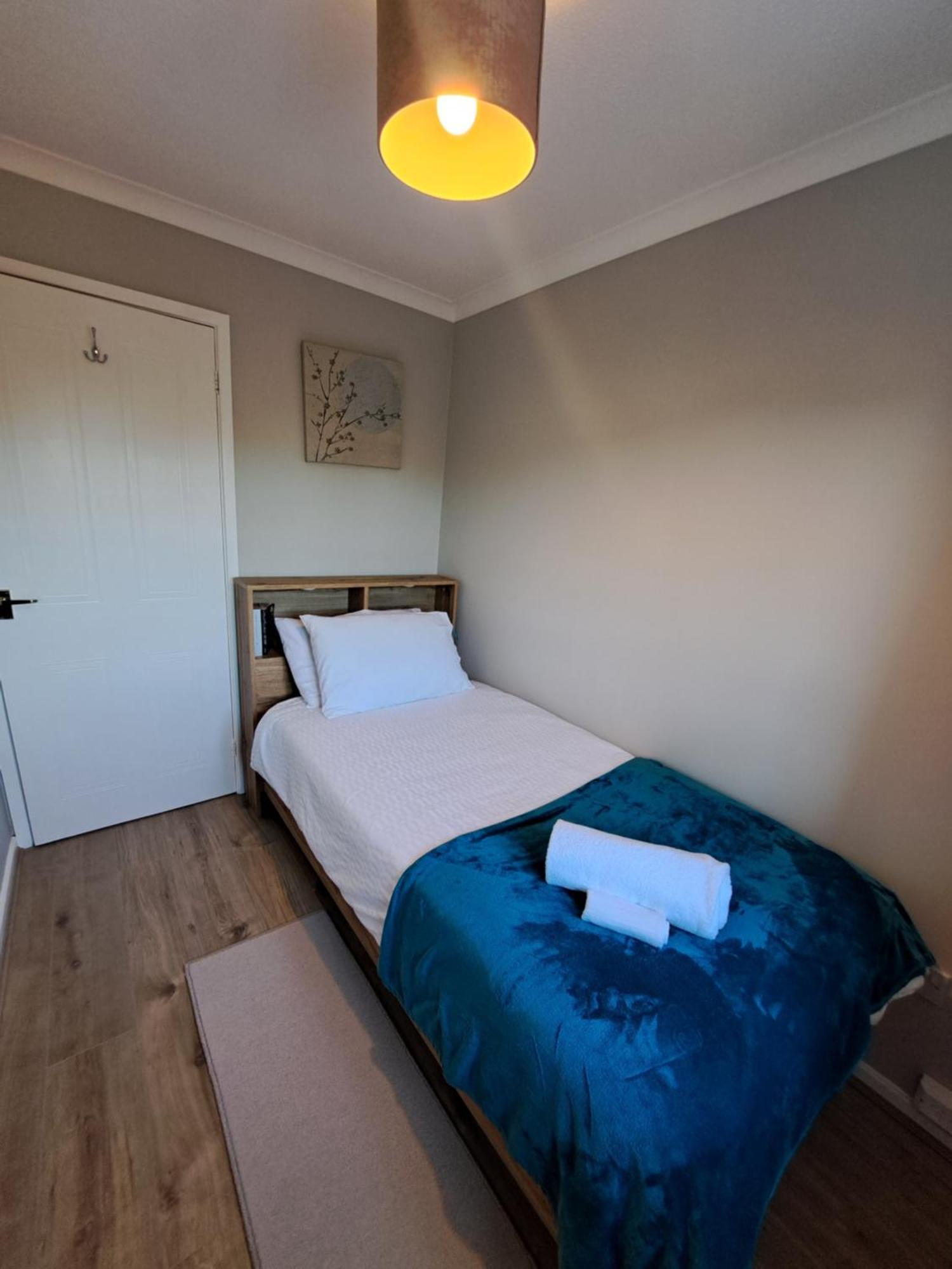 Modern Living In Hull Villa Kingston upon Hull Exterior photo